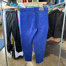 Load image into Gallery viewer, Levi’s Cobalt Blue Jean Pants
