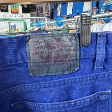 Load image into Gallery viewer, Levi’s Cobalt Blue Jean Pants
